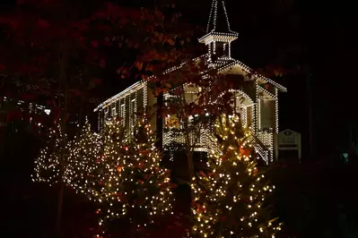 dollywood chapel christmas