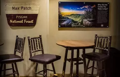 breakfast area inside of the appy lodge