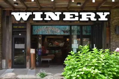 bootleggers winery in gatlinburg