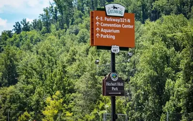 sign outside of the appy lodge