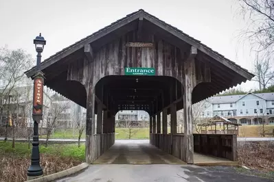 Arts and Crafts Community entrance