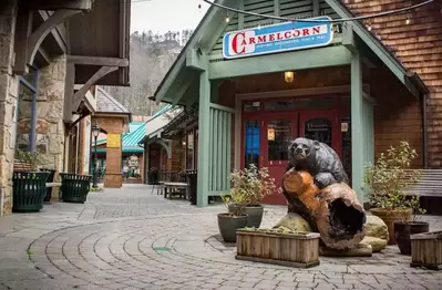 Carmelcorn shop downtown gatlinburg