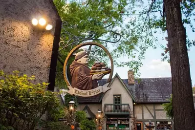 donut friar sign in gatlinburg