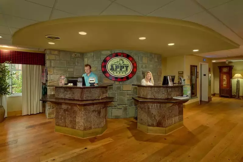 Appy-Lodge-front-desk[1]